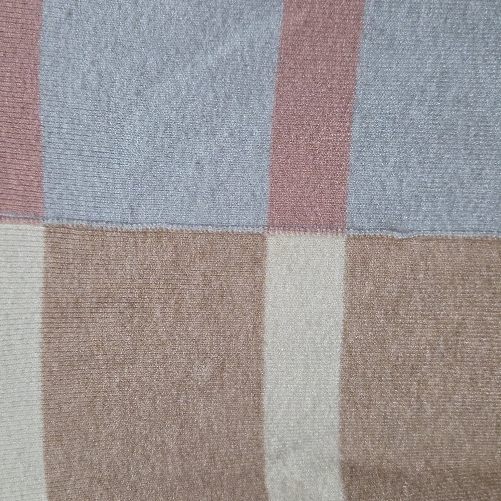 Mixed Colors Sweater - Picture 3 of 6